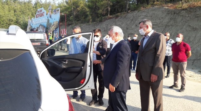 İçişleri Bakan Yardımcısı Ersoy, Sinop'ta trafik denetlemesine katıldı yoldakilerle bayramlaştı