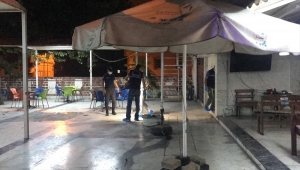 İzmir'de bıçaklı kavga: 2 yaralı