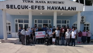 İzmir'de engelliler ilk kez uçuş heyecanı yaşadı