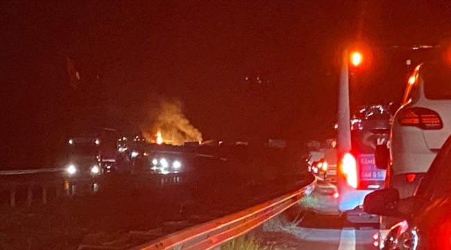 İzmir'de kaza yaptıktan sonra yanan tırın sürücüsü öldü
