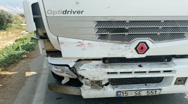İzmir'de meydana gelen 2 ayrı kazada 4 kişi yaralandı