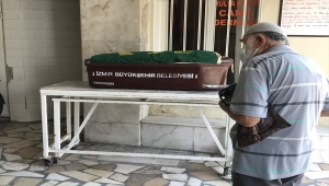 İzmir'de seyir halindeyken yanan kamyonette ölen 6 yaşındaki çocuk toprağa verildi