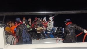 İzmir ve Aydın'da Türk kara sularına itilen 128 sığınmacı kurtarıldı