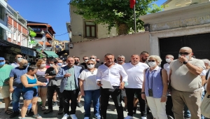 Kadıköy'deki bazı STK temsilcileri, Surp Takavor Kilisesi'ne yapılan saygısızlığı kınadı