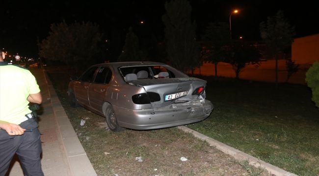 Karaman'da 2 otomobil çarpıştı: 3 yaralı