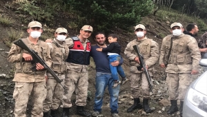 Kars'ta kaybolan çocuk ormanda bulundu