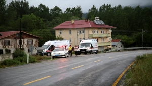Kastamonu'da otomobil devrildi: 5 yaralı