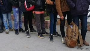 Kayseri'de 12 düzensiz göçmen aktarma yaptıkları otobüste yakalandı 