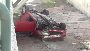 Kayseri'de otomobil su kanalına devrildi: 3 yaralı