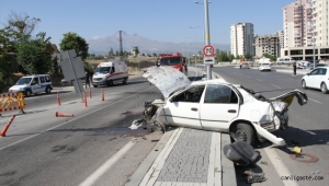 Kayseri Hulusi Akar Bulvarında gerçekleşen trafik kazasında şans eseri kurtuldu