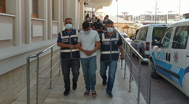 Konya'da kargo firmasından çelik kasa çalıp içindeki paralarla tatile giden 6 şüpheli otelde yakalandı