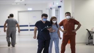 Kovid-19 nöbetindeki sağlık çalışanlarının buruk ama umutlu bayramı