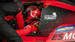 Milli otomobil sporcusu Salih Yoluç, Racing Team Turkey ile İtalya'da podyuma çıktı 