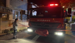 Sakarya'da çıkan yangında ahşap ev kullanılamaz hale geldi