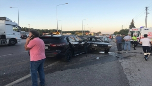 Samsun'da 5 aracın karıştığı trafik kazasında 6 kişi yaralandı