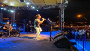 Sanatçı Yusuf Güney Elbistan Festivali'nde sahne aldı 