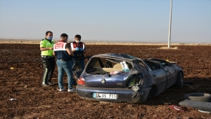 Şanlıurfa'da otomobil şarampole devrildi: 2 ölü, 3 yaralı