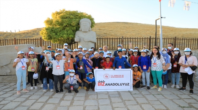Şanlıurfalı öğrenciler UNESCO Dünya Kültür Mirası Listesi'ndeki Arslantepe Höyüğü'nü gezdi