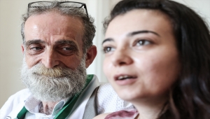 Suriyeli baba ile kızı 12 yıl aradan sonra İstanbul'da kavuştu