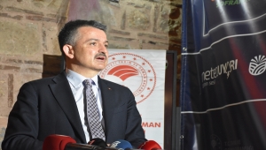 Tarım ve Orman Bakanı Pakdemirli, Marmara Denizi'ndeki müsilajla mücadeleyi değerlendirdi: