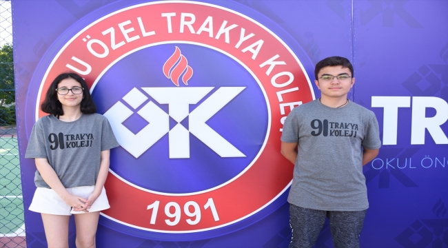 Tekirdağ'da LGS'de tam puan alan Kınay ve Tereci, başarının sırrını "düzenli çalışmak" olarak açıkladı 