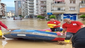 Türk Kızılay, Artvin'deki sel dolayısıyla ekiplerini bölgeye sevk etti