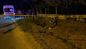 Uşak'ta şarampole devrilen motosikletin sürücüsü hayatını kaybetti