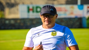 Yeni Malatyaspor Teknik Direktörü İrfan Buz, transfer çalışmalarını sürdürdüklerini söyledi: