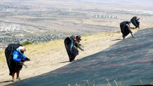 12. Ali Dağı Yamaç Paraşütü Mesafe Şampiyonası, Kayseri'de devam ediyor