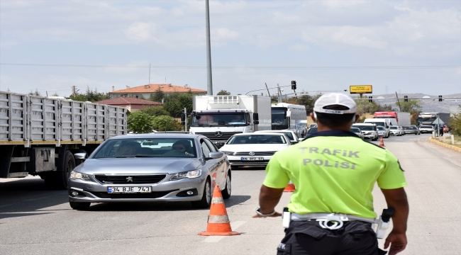 43 ilin geçiş noktası olan "kilit kavşak" Kırıkkale'de otobüs denetimleri artırıldı