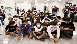 7 ayda 13 bini Afgan, 37 bin düzensiz göçmen sınır dışı edildi