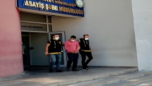 Adana'da park halindeki iki kamyoneti çaldıkları iddiasıyla 4 şüpheli tutuklandı