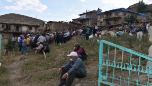 Afyonkarahisar'da eşini ve çocuğunu öldürüp hayatına son veren kişi birlikte toprağa verildi
