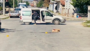 Afyonkarahisar'da husumetlisini minibüs durağında pompalı tüfekle yaralayan kişi, yakalandı