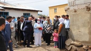 AK Parti'li Leyla Şahin Usta, Van'da selden etkilenen mahallelerde incelemelerini sürdürdü: