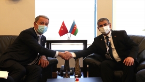 Akar, Azerbaycan Savunma Bakanı Hasanov ile görüştü