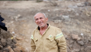 "Alev savaşçılarının" soğutma çalışmalarının sürdüğü Manavgat yangın alanında yağmur mutluluğu