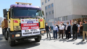 Amasya'dan selin etkilediği Sinop'a 1 tır içme suyu gönderildi