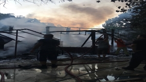 Antalya'da bir otelin mutfak ve restoran bölümünde yangın çıktı