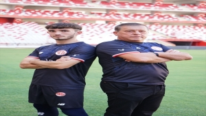 Antalyaspor'un yeni sezon formaları tanıtıldı