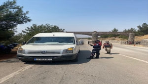 Aranan kişilere yönelik ülke genelinde eş zamanlı uygulama yapıldı