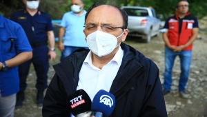Bartın Valisi Güner, selden etkilenen alanlarda inceleme yaptı: