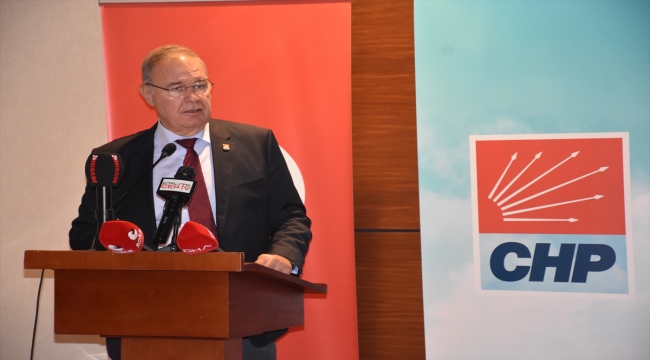 CHP Sözcüsü Öztrak, Tekirdağ'da muhtarlarla bir araya geldi: