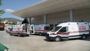 Çorum'da iki otomobil çarpıştı: 6 yaralı