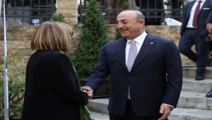 Dışişleri Bakanı Çavuşoğlu, Belgrad'da Bayraklı Camisi'ni ziyaret etti