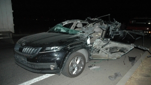 Diyarbakır'da otomobil ile kamyon çarpıştı: 1 ölü, 3 yaralı