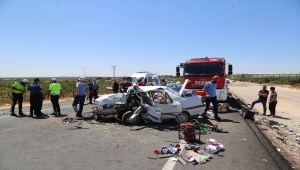 Gaziantep'te karşı yönden gelen 2 otomobil çarpıştı: 1 ölü, 2 yaralı