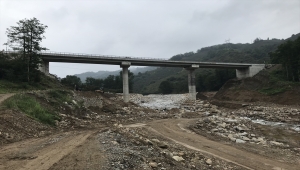 Giresun'daki sel afetinin birinci yılında şehit askerler ile kayıp operatör anıldı