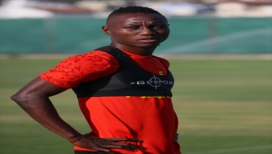 Göztepeli futbolcu Obinna: "Umarım bizim için başarılı bir sezon geçer"