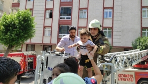 Güngören'de çıkan yangında 5 kişi dumandan etkilendi